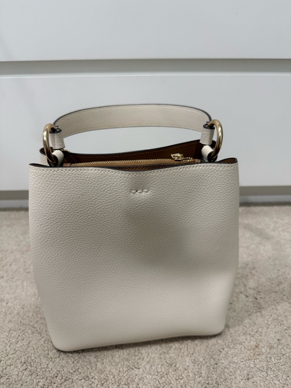 Coach Cream Pebbled Leather Shoulder Bag with Gold Hardware - Picture 5 of 11